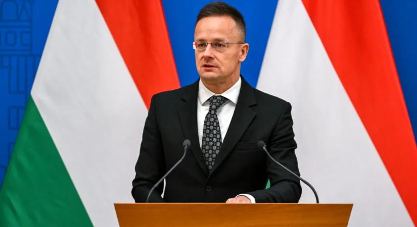 Szijjártó szerint Brüsszelben mindenkinek elment a józan esze, a NATO-főtitkár pedig hátba szúrta a béketárgyalásokat
