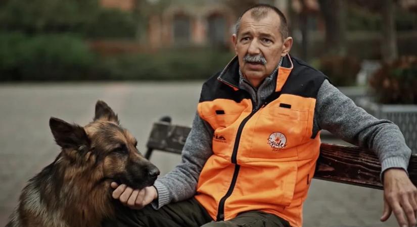 Mancs mellett fog állni Lehoczki László szobra