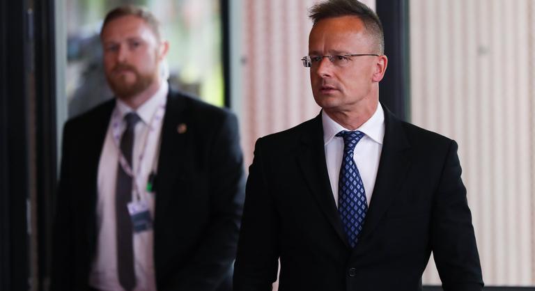 Szijjártó Péter reagált Mark Rutte kijelentésére: Ez egyértelmű jele annak, hogy Brüsszelben mindenki csatasorba állt