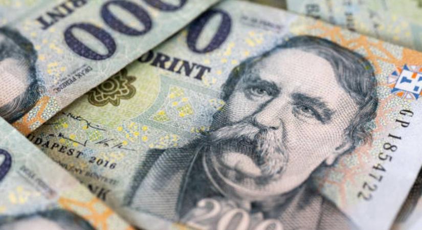 Emelkedik a minimálbér, nőnek az őstermelői adómentes határok 2026-ban