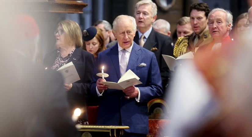 Azbej Tristan: III. Károly király adventi gyertyagyújtáskor emlékezett az üldözött keresztényekre