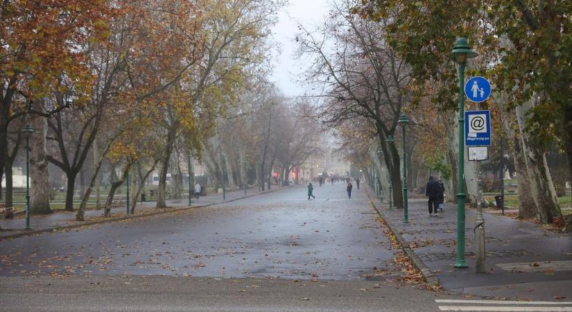 Nem hiszed el! Adventkor teljesen üres a Széchenyi tér
