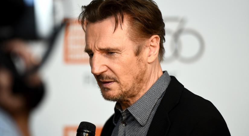Liam Neesonnak magyarázkodnia kell, miután a hangját adta egy oltáskritikus filmhez