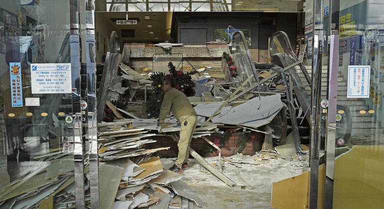 Ismét erős földrengés rázta meg Japánt