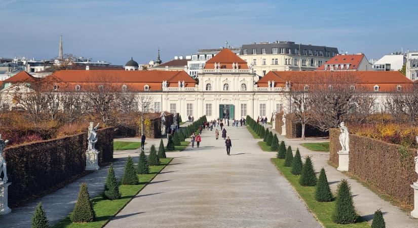 Ausztria betiltja a fejkendőt a 14 év alatti lányoknak – újabb alkotmánybírósági vita jöhet