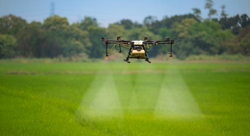 Lebuktak a drónnal permetezők itthon: több százezres bírságot kaptak