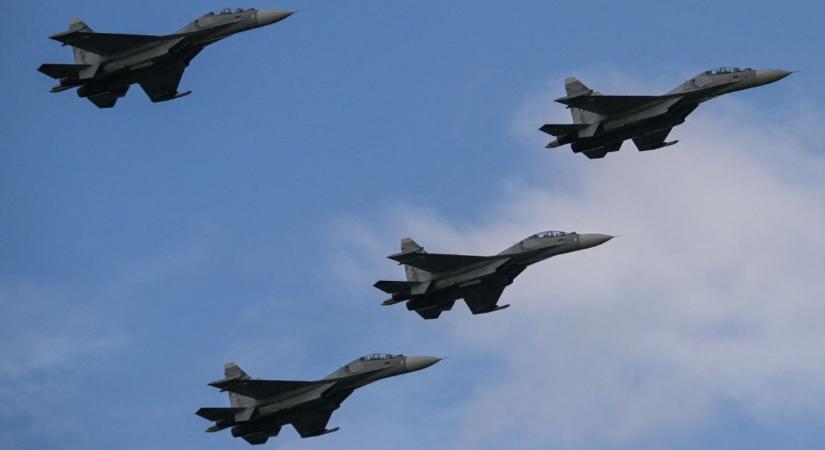 Tovább erősödik az orosz front: rohamos tempóban érkeznek a háború legjobb vadászgépei Moszkvának