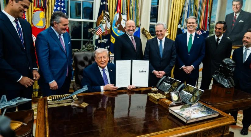 Donald Trump rendeletben tiltja meg az államoknak a mesterséges intelligencia szabályozását