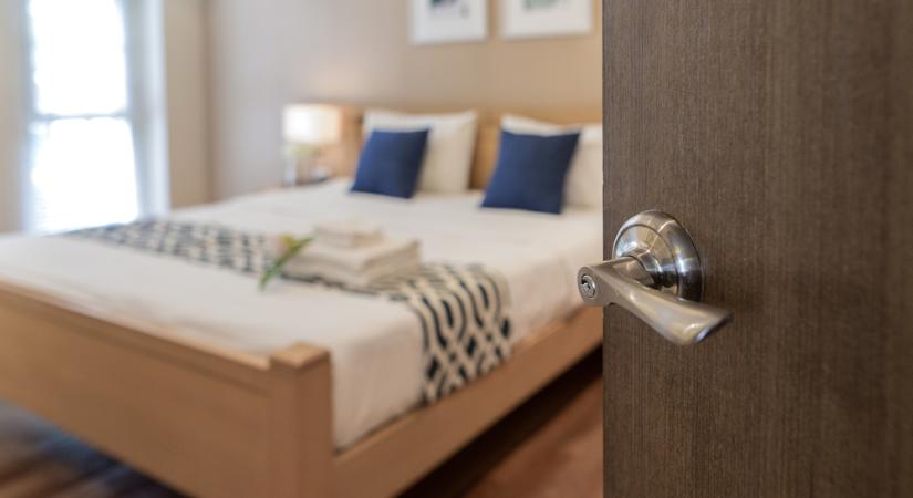 Miért hagyja nyitva a hálószoba ajtaját éjszakára?