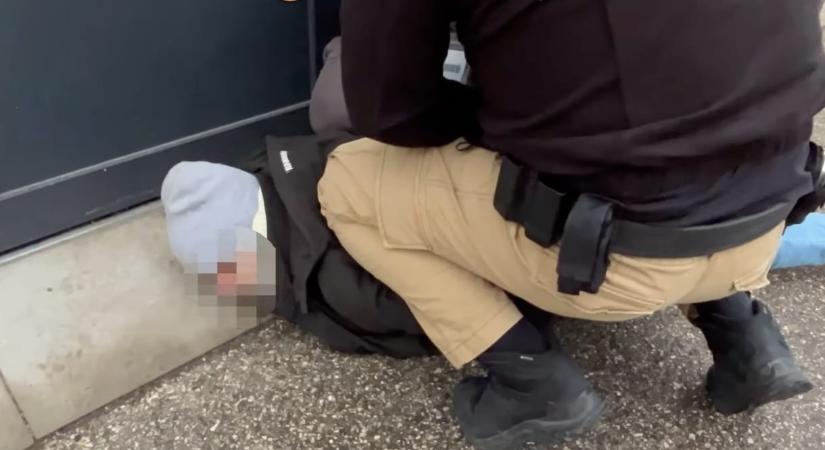 Videó: Elfogták a körözési toplistás R. Rajmundot, aki társaival megerőszakolt egy kiskorút