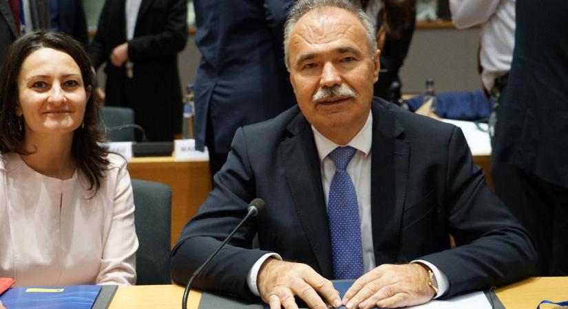 Az agrár-és élelmiszeripar, az élelmezésbiztonság nem lehet a politikai játéktér része