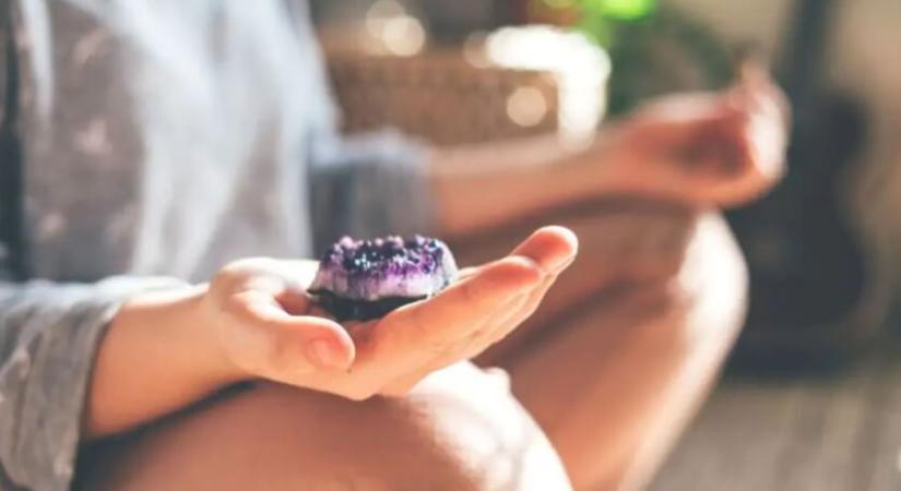 Kristályok a mindennapokban – divat vagy valódi támogatás?