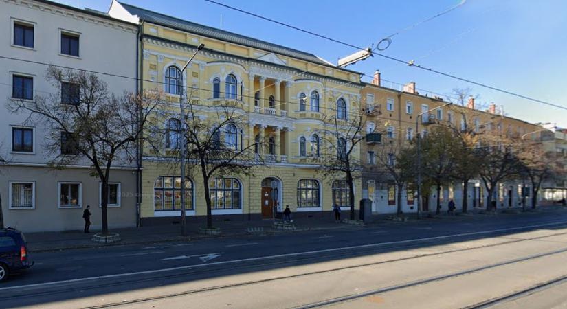 Felújították és most kérik a Petőfi téri épületet a görögkatolikusok