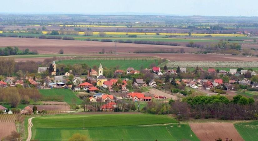 Születésnapot ünnepel Pázmándfalu