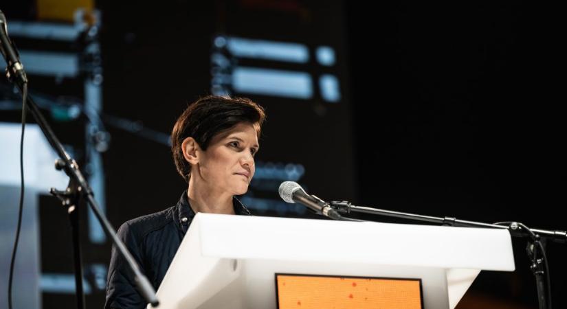 „Tegnap a pofámba röhögött Lázár János” – abszurd MÁV-élményben volt része Pottyondy Edinának