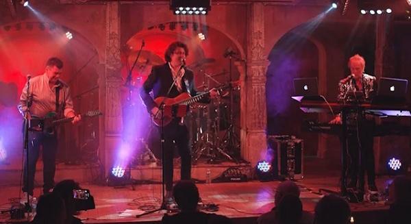 Új koncertlemezt ad ki az Asia