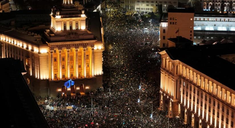 Lemondott a bolgár kormány a hetek óta tartó tiltakozások miatt