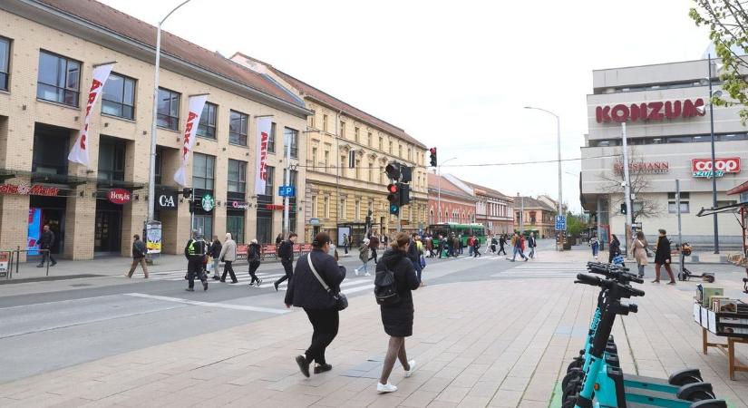 Mindenki vigyázzon: új csalási módszerrel próbálkoznak Pécs belvárosában