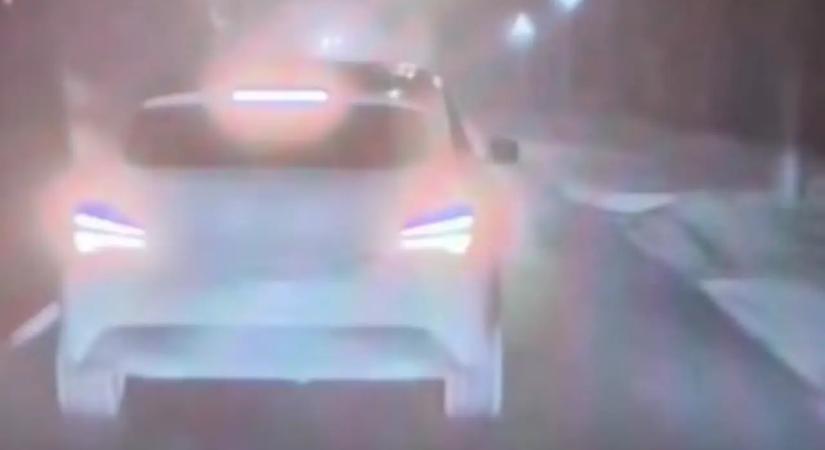 Hirtelen felindulásból büntetőfékezett, nagyon pórul járt! Íme a videó!