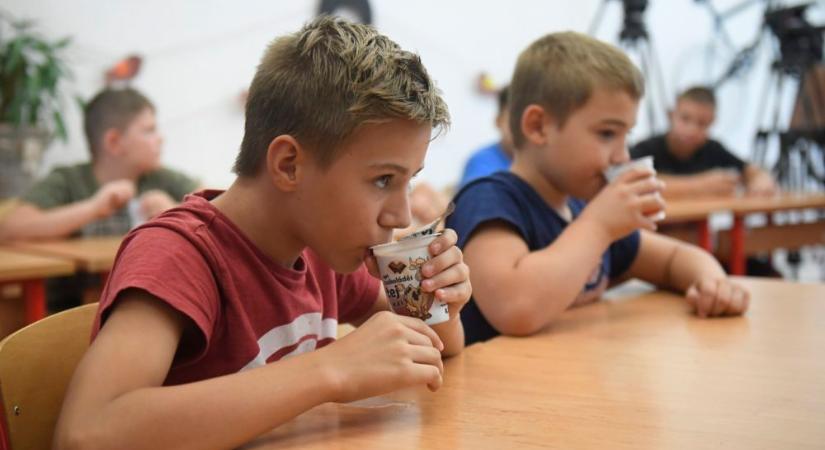 Az oktatási intézmények tanév közben is becsatlakozhatnak az iskolatej programba