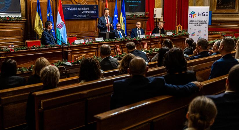 „A helyi vállalkozók sikere – Vásárhely ereje” – Második alkalommal rendezték meg az Évvégi Vállalkozói Estet Hódmezővásárhelyen