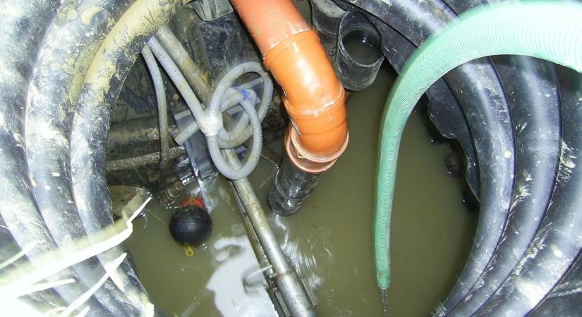 Népegészségügyi központ: emelkedik a koronavírus örökítőanyagának koncentrációja a szennyvízben