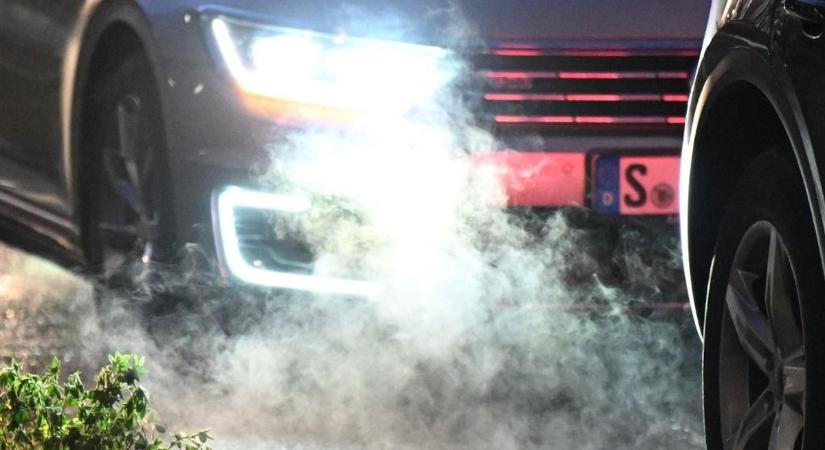 Itt a vége: meghozta a döntést az EU a benzines és dízeles autók betiltásáról, nem akárki jelentette be - totális hátraarc, győztek a németek