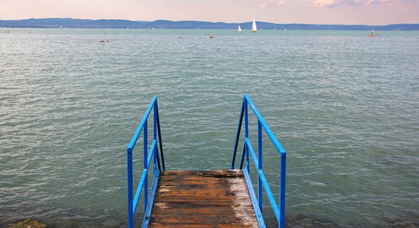 Figyelmeztettek a szakértők: ez jelenti a legnagyobb veszélyt a Balatonra
