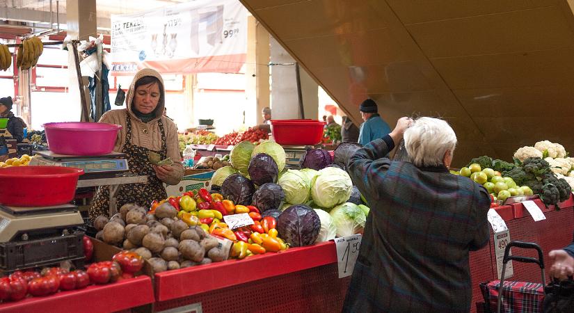 Nem csitul a román infláció, messze már a „bezzegség”