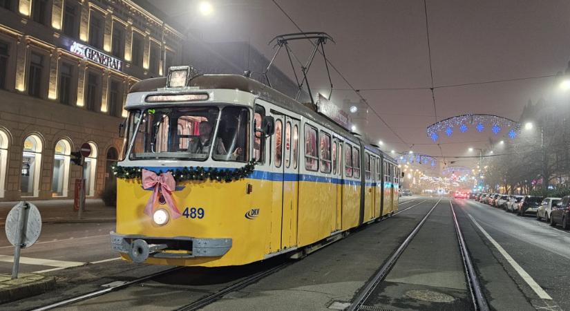 Ma is közlekedik az Advent Expressz Debrecenben