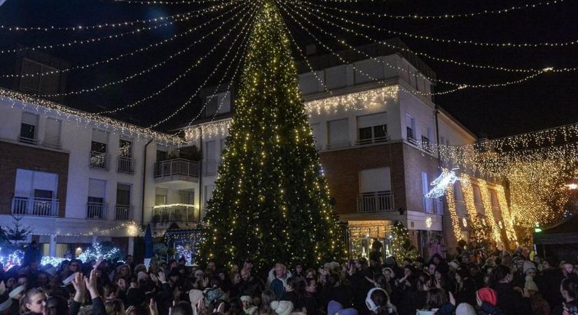 Sztárok adnak ingyenes koncertet Hevesben, mutatjuk a harmadik adventi hétvége programjait