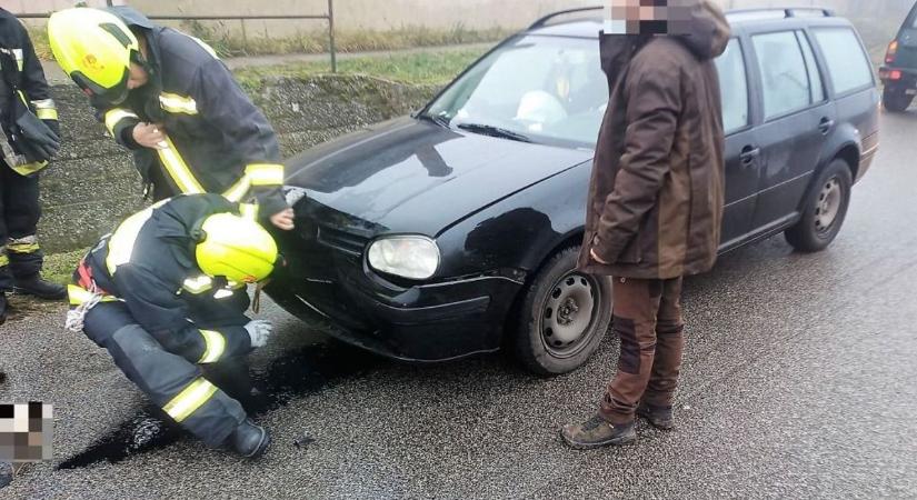 Három autó csattant, két felnőttet és két gyereket vitt el a mentő