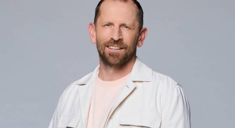 Torghelle Sándor lánya ilyen gyönyörű volt a szalagavatóján: Evelin hercegnőként keringőzött édesapjával