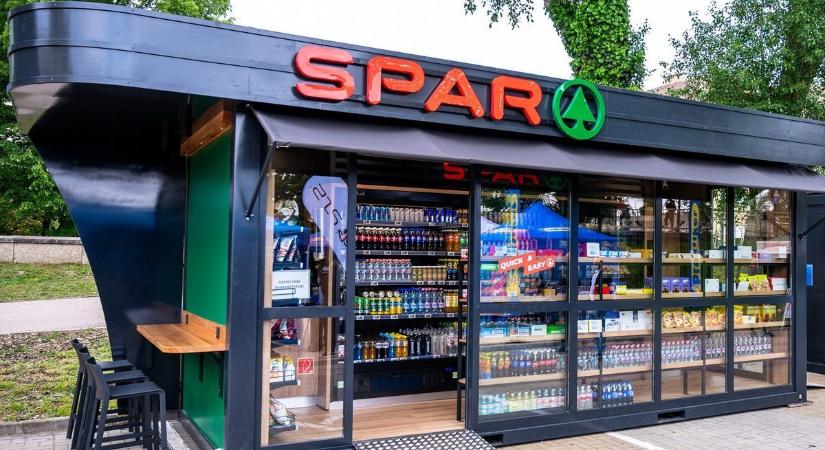 Hihetetlen újítást végez a SPAR: konténerbe költöztetik az üzleteket