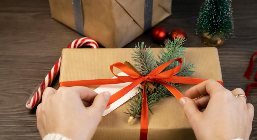 A céges karácsony: szent vagy pénzkidobás?