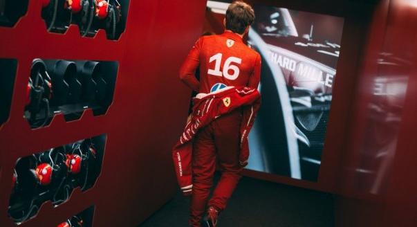 Ha nem lesz erős a Ferrari, Leclerc nézelődhet?