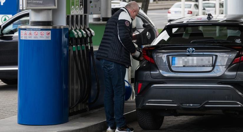 Szombaton tovább csökkenhet az üzemanyagok ára