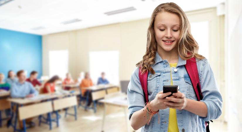 Kiderült: ennyi európai ember támogatja az okostelefonok iskolai betiltását