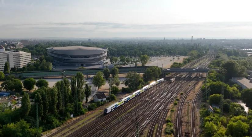 Hetven új kínai motorvonatot vehet az állam