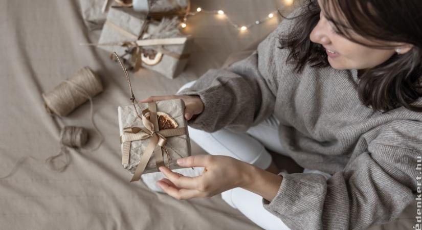 Egyszerű karácsonyi ajándék csomagolási ötletek