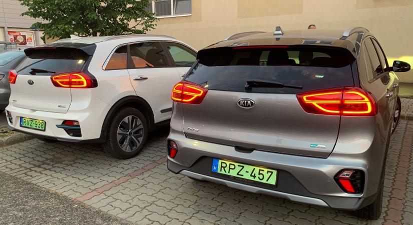 Megszűnik a villanyautók ingyenes parkolása két magyar városban