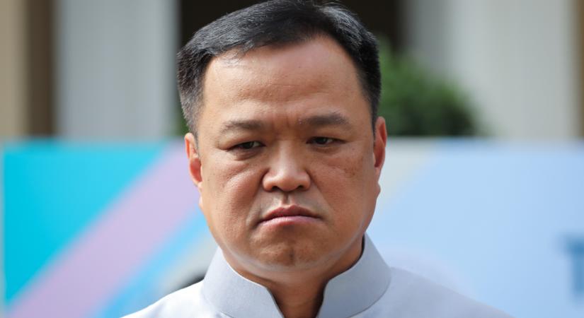 Feloszlatták a parlementet: Választásokat írnak ki!