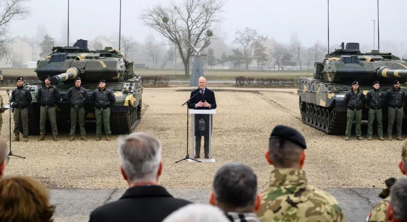 Teljessé vált a magyar harckocsiflotta – megérkezett a 44. Leopard Tatára