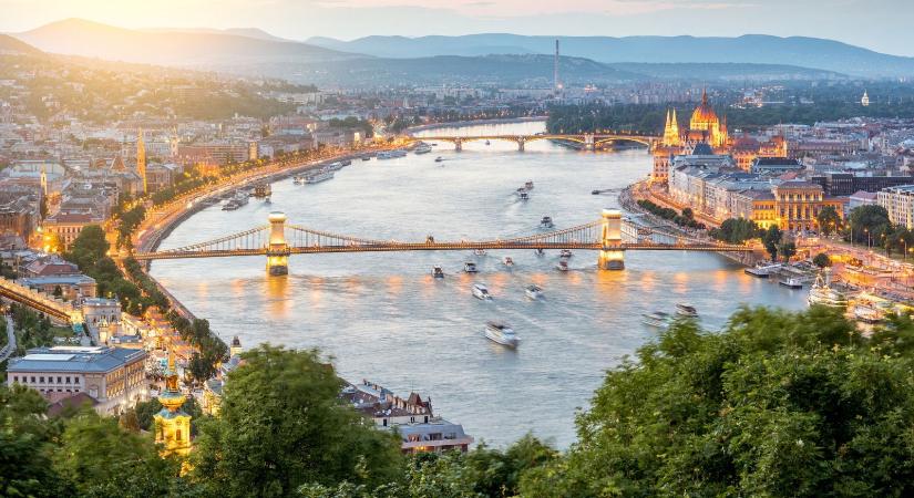 Brutális karácsonyi üzenet jelent meg Budapesten, óriási baki, meghekkelték a rendszert a fővárosban?