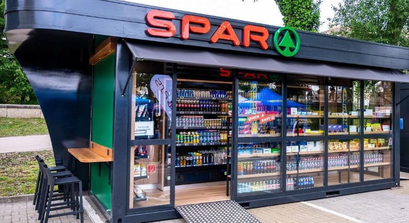 Konténerboltot nyitott a népszerű hazai áruházlánc – így jobban eléri a vásárlókat