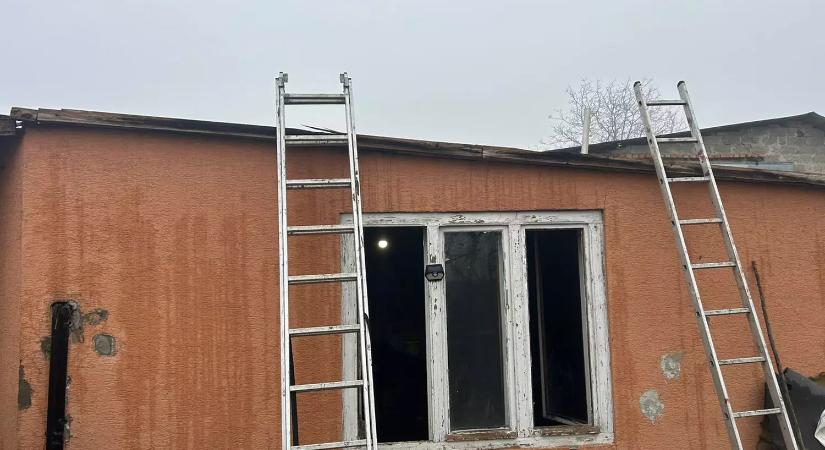 A Técsői járásban kigyulladt egy melléképület