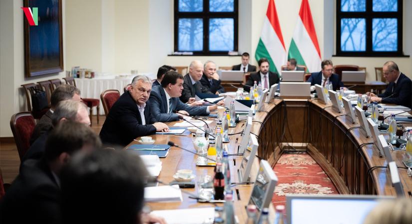 30 magyar település a csőd szélén, óriási devizakölcsönt akar felvenni a kormány