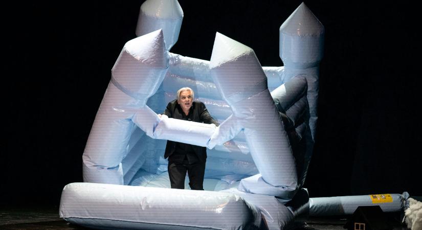 „Miért ne élnél örökké?” – a műgyűjtő Tandori, a székfoglaló Cserhalmi, a színházat csináló Alföldi