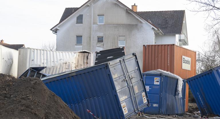 Egy 250 kilogrammos bombát robbantottak fel a németek, több lakás is megrongálódott