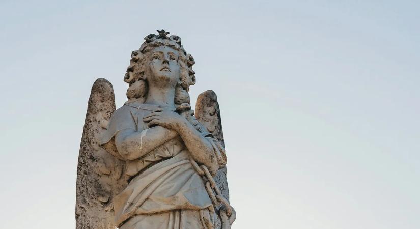 "Meghaltam. Láttam, amint a férjem a fürdőszobába húzza a testemet"